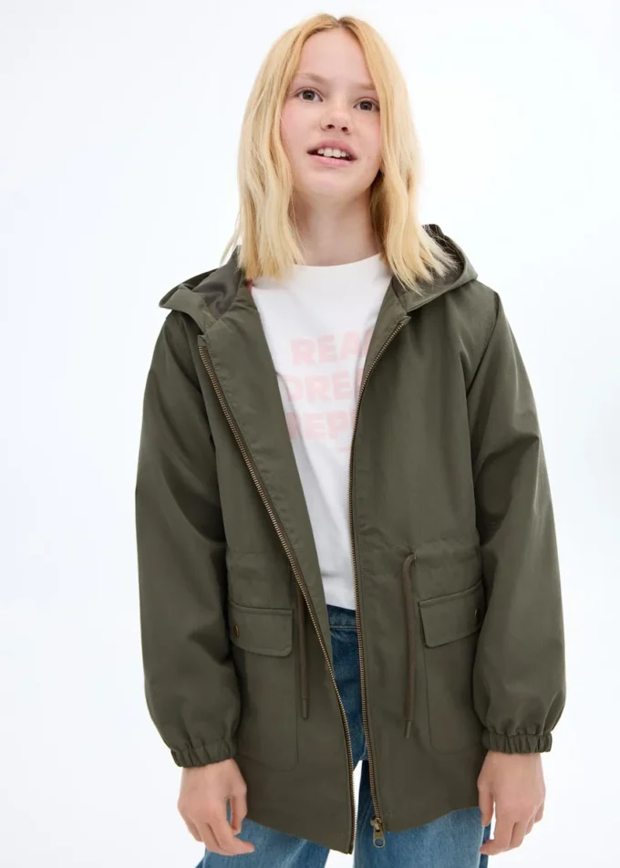 Trench stile safari con tasche Trench stile safari con tasche