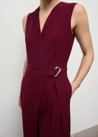 Tuta con cintura avvolgente