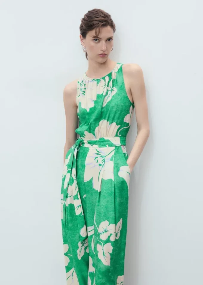 Tuta con cintura stampata Tuta con cintura stampata