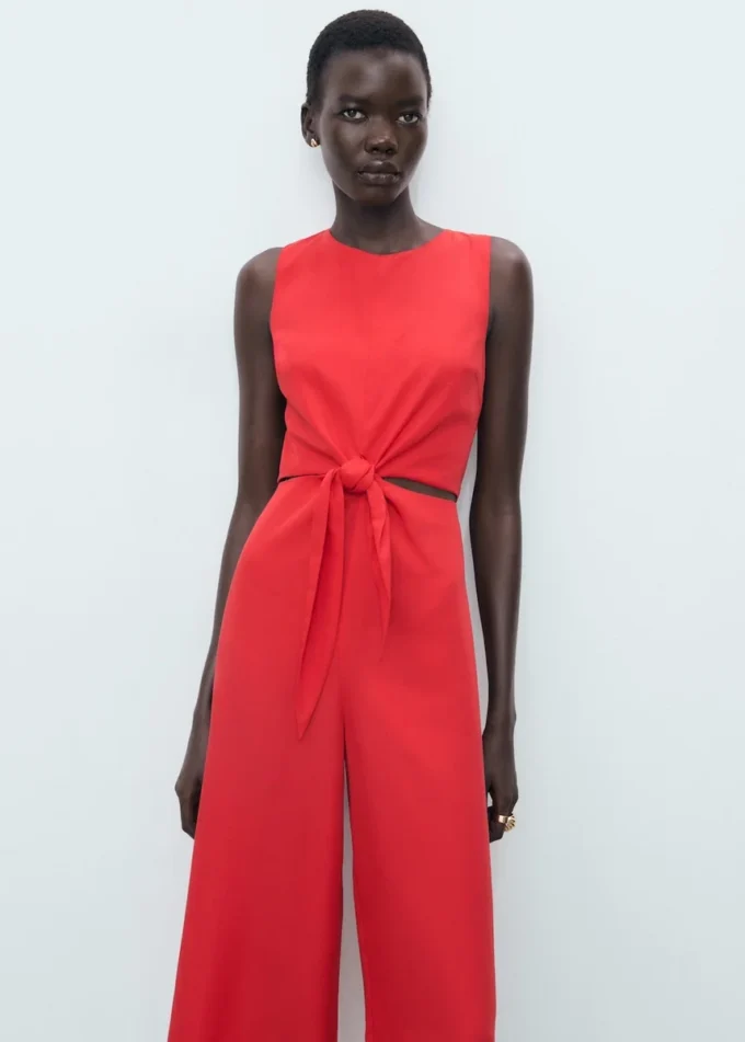 Tuta in lyocell con dettagli cut-out e nodi Tuta in lyocell con dettagli cut-out e nodi