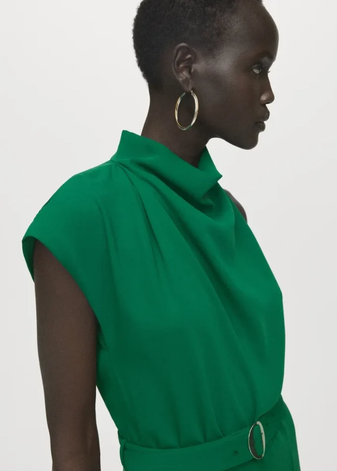 Tuta lunga asimmetrica con cintura Tuta lunga asimmetrica con cintura