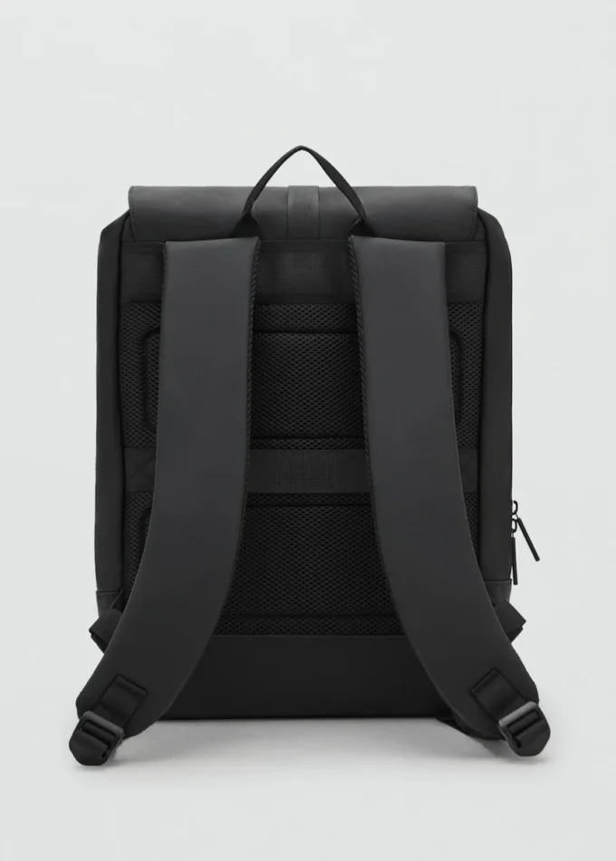 Zaino gommato con chiusura a patta